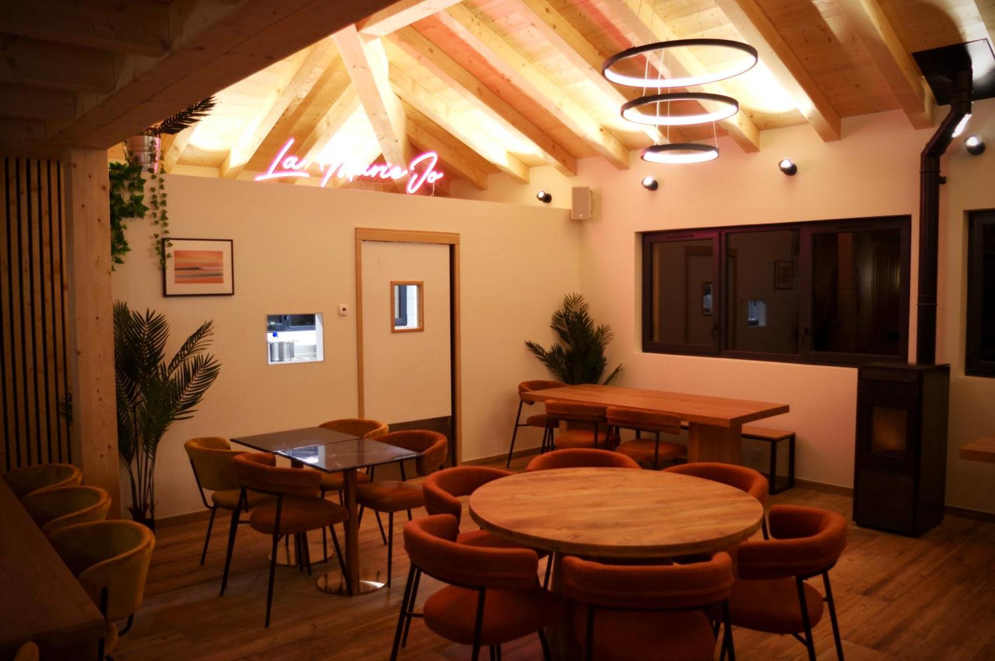 1861 Chatel Hostel Esterno foto