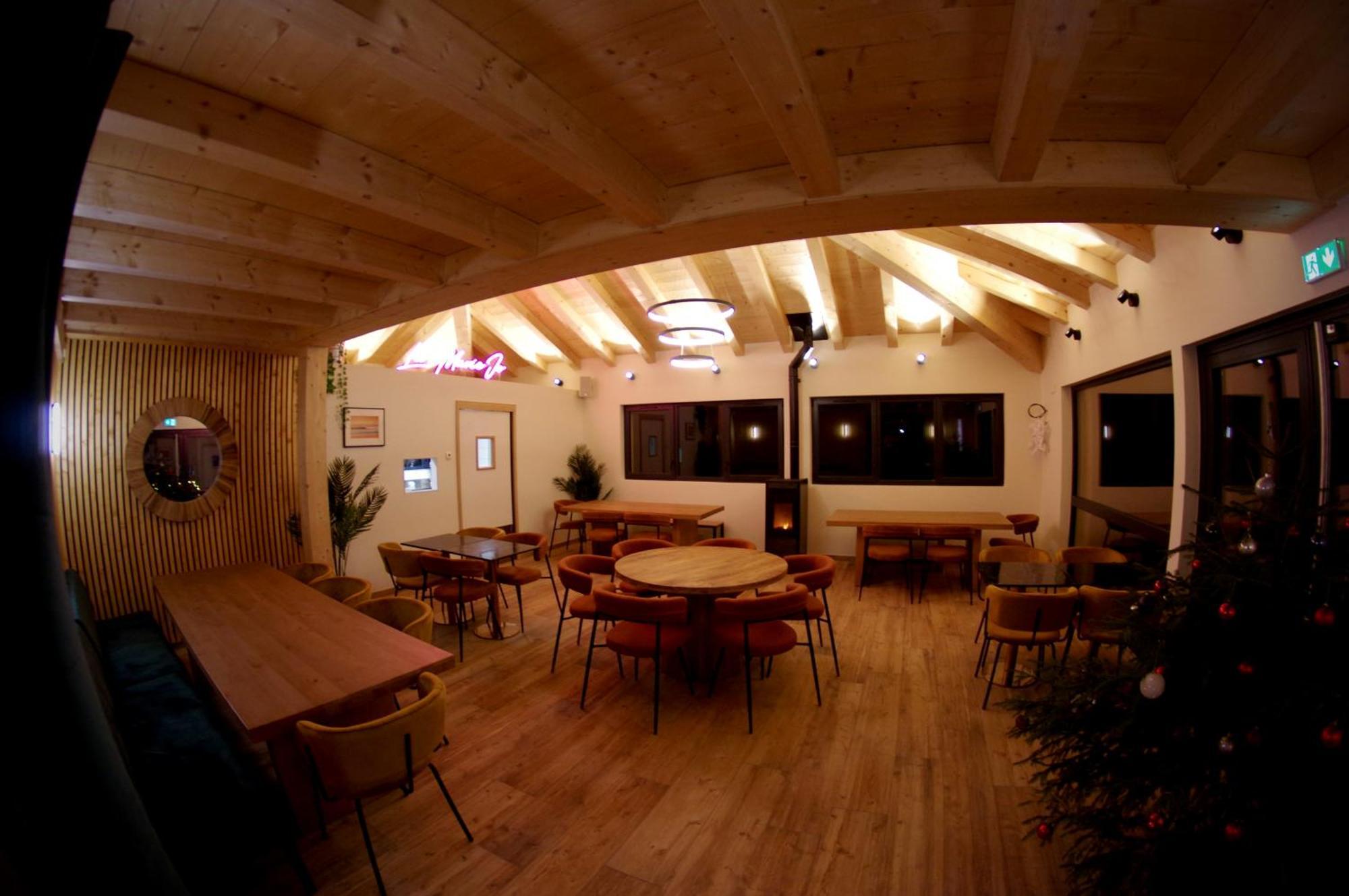 1861 Chatel Hostel Esterno foto
